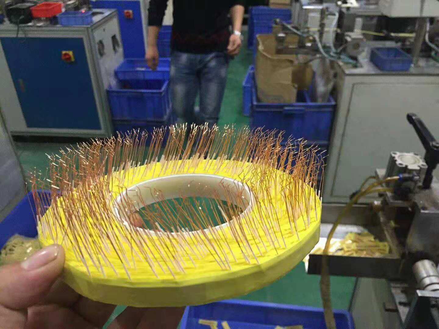 代理銅箔背膠、銅箔焊引線、銅箔穿套管、銅箔貼焊點、銅箔焊線、銅箔裁切等代加工工序